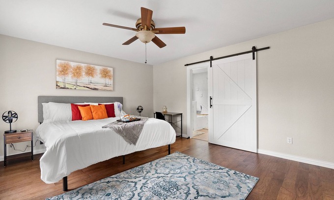 Buckner Terrace - Everglade Park Maison | Dallas: Close to downtown, Zoo, Fairpark, Arboretum, White Rock Lake