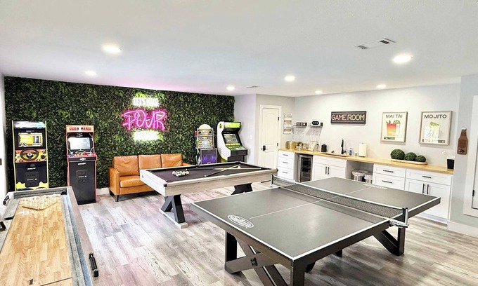 Northwest Dallas Maison | Dallas Fun Haus: Pool, Massive Game Room, and Atrium