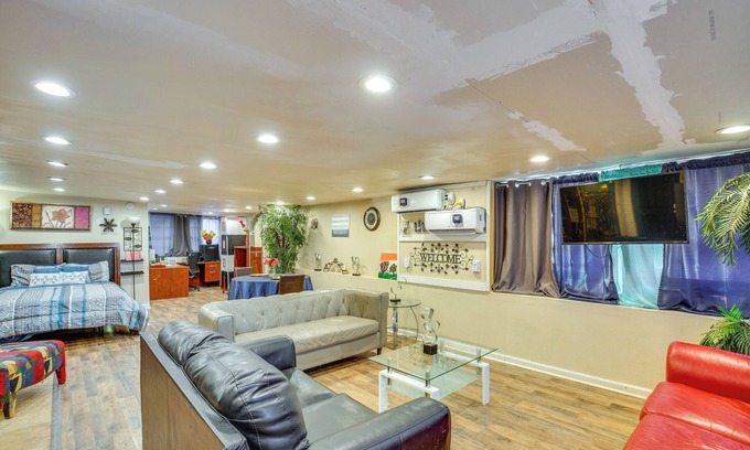 Dallas Appartement | Dallas Studio w/ Home Office - 4 Mi to Fair Park!