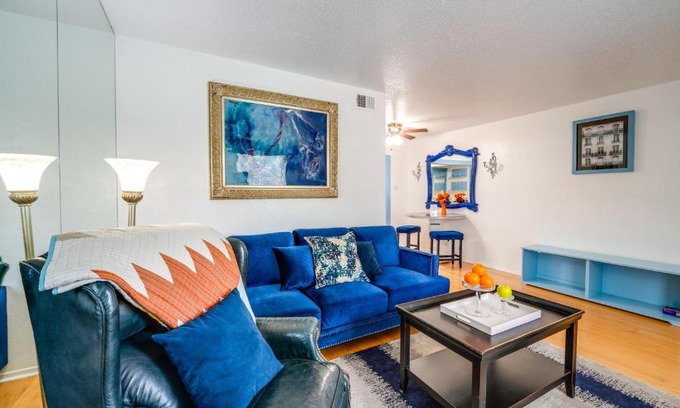 Knox - Henderson Appartement | Dallas Vacation Rental Condo with Community Pool!