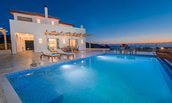 Korithi Villa | Villa DaLuz, villa phare avec piscine privée et vue sur la mer