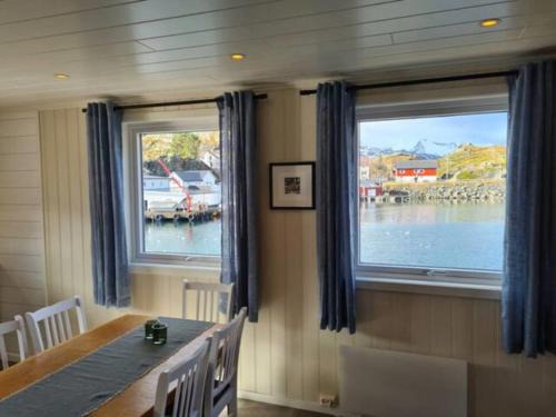 Sund i Lofoten Appartement | Damperiholmen cabin