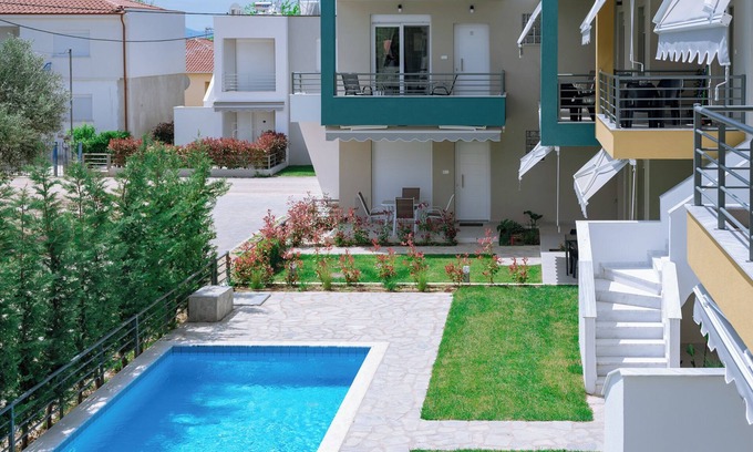 Ofrinion Appartement | Two-Bedroom Apartment with Pool Access in Danai & Palm Residential Complex