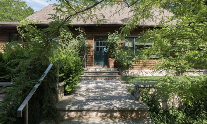 Killingworth Cabine | Daniel Boone meets Mid Century Modern Retreat