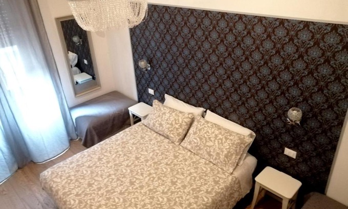 Trento Old Town Lit Et Petit-Déjeuner | Dante Rooms and Apartment