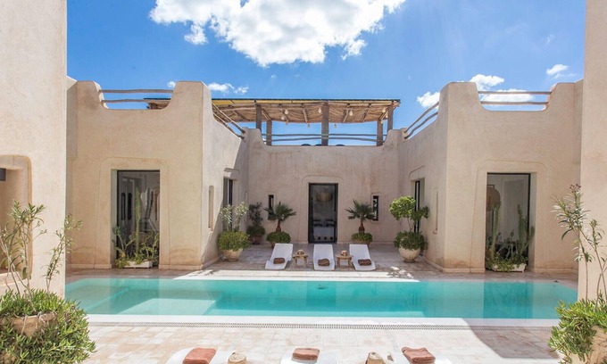 Zaouia Sidi Abdallah Ben Sassi Villa | Fantastique villa d'architecte privée sans vis a vis et piscine chauffée privée