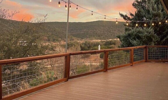 Leakey Maison | Profitez de l'automne sur le Frio! Vues incroyables et accès privé à la rivière. Chiens bienvenus!