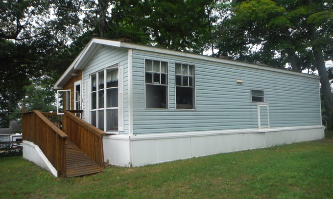 Curtis Maison | Darling Park Model Trailer Downtown Curtis avec vue sur le lac South Manistique