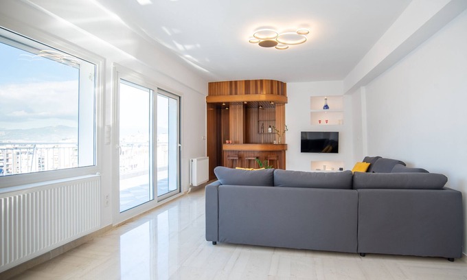 Galatsi Appartement | Das Lichtdurchflutete Penthouse in Athen