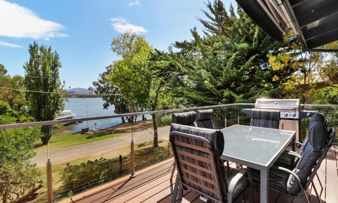 Bonnie Doon Maison | Dawn Retreat