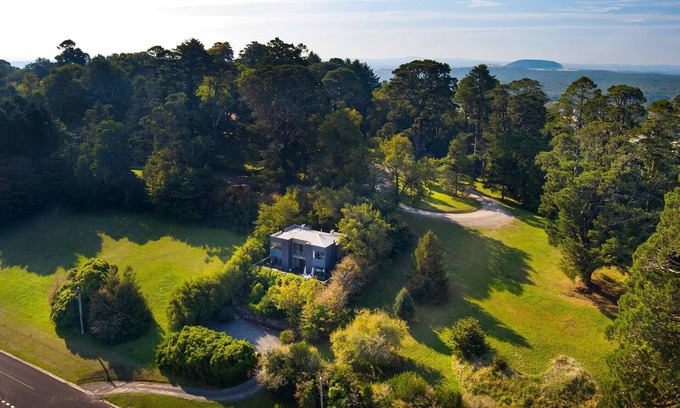 Daylesford Maison | Daybreaker Summary: D