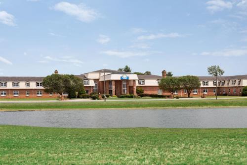 Miner Hôtel | Days Inn and Suites by Wyndham Sikeston