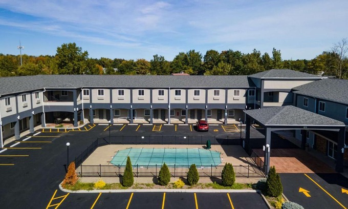 Niagara Falls Hôtel | Days Inn & Suites by Wyndham Niagara Falls/Buffalo