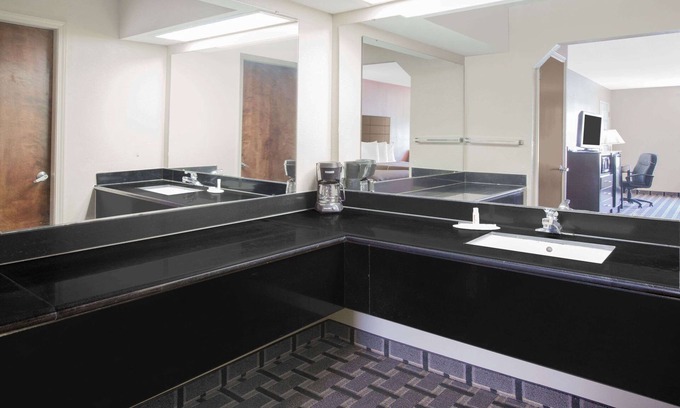 Pine Bluff Hôtel | Days Inn & Suites by Wyndham Pine Bluff
