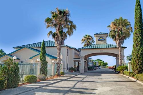 Westfield Hôtel | Days Inn & Suites by Wyndham Houston North - Spring