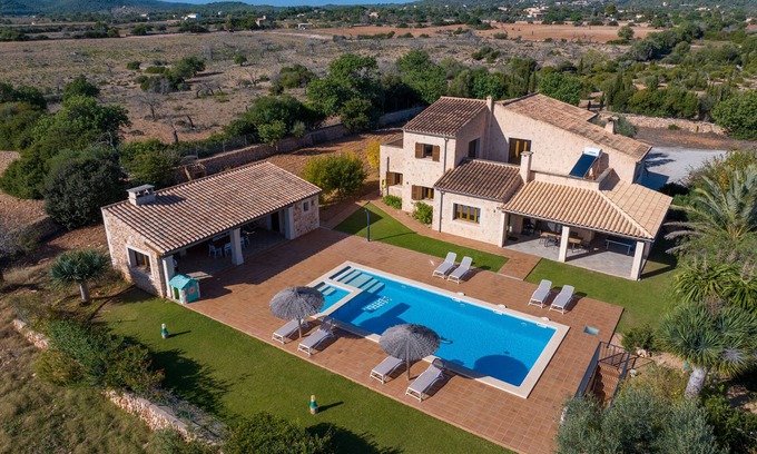 Manacor Villa | REPOSEZ-VOUS ET DÉTENDEZ-VOUS SUR LE TERRAIN ET PRÈS DE LA PLAGE WIFI GRATUITE ET DE LA PISCINE PRIVÉE