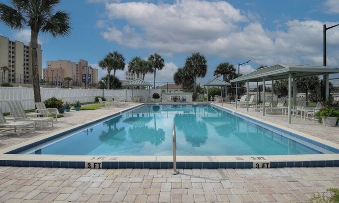 Ocean View Halifax Estates Appartement | Daytona Beach Condo with Beach View and Access!
