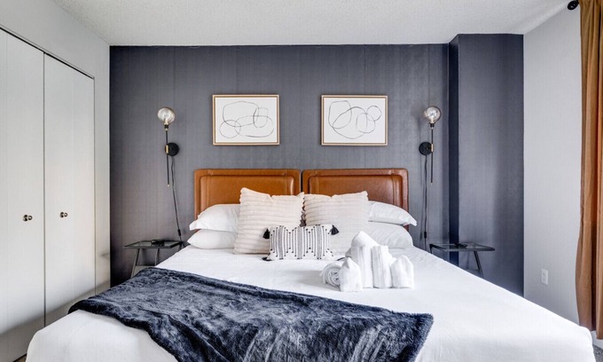 Crystal City Appartement | DC Launchpad Sleeps 8 | King Bed, Balcony & Parking