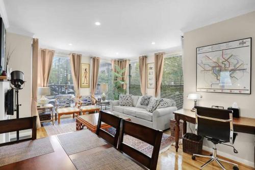 West End Maison | DC's Best Address -10min to White HSE - 500 mbps