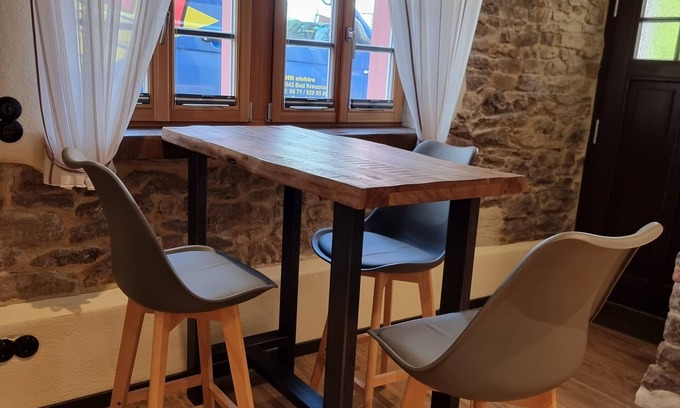 Bad Muenster am Stein-Ebernburg Appartement | Gemütliche Ferienwohnung im Liebevoll Renovierten, Ältesten Fachwerkhaus