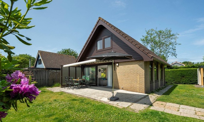 Renesse Maison | De Bongerd 79 holiday home in Renesse near beach and sea