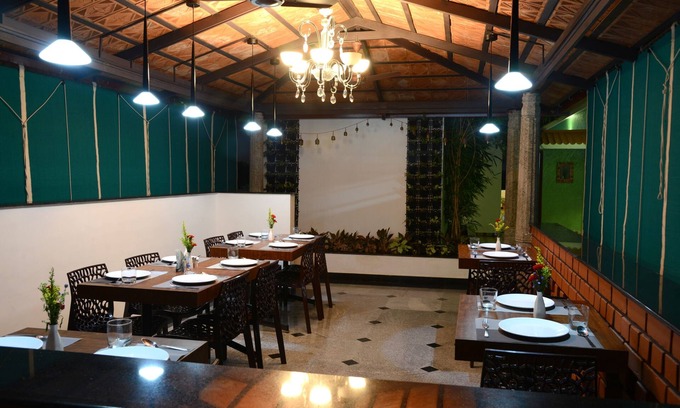 Porur Hôtel | De Castle Inn