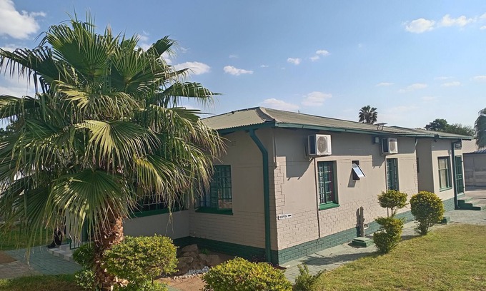 Polokwane Cabine | DE ELLAS BOUTIQUE LODGE