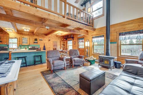 Black Hawk Maison | Deck, Fire Pit and Grill Log Cabin in Black Hawk