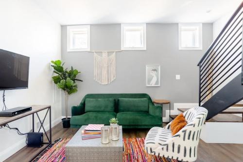 Le Droit Park Maison | Decompress in the Zen Surroundings of a Cozy Carriage House