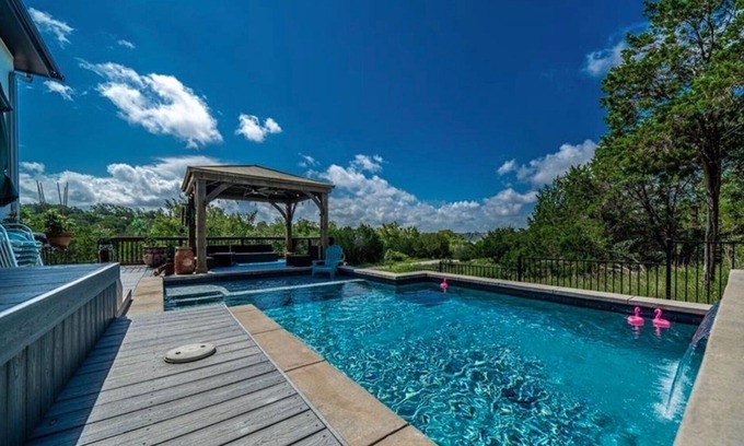 Highland Lake Estates Maison | Deer & Lake Sanctuary: POOL, HOT TUB, GOLFCART! Feed deer at a private oasis!