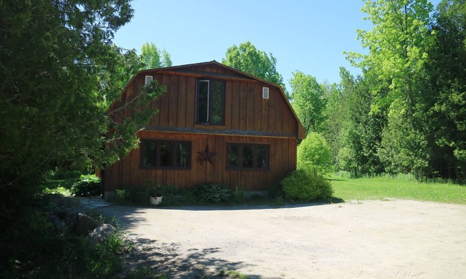 Meaford Cottage | Deer Path Guest House - Meaford, Ontario, Canada