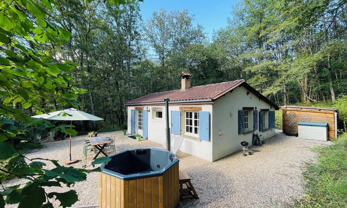 Sainte-Foy-de-Longas Maison | Deffé Dordogne - Maison complètement rénovée sur la forêt