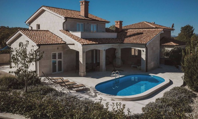 Sveti Ivan Dobrinjski Villa | Deluxe Villa