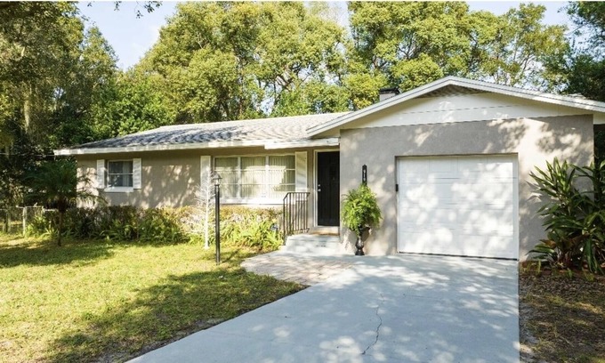 DeLand Maison | Deland’s Downtown Dwelling
