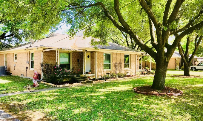 Irving Maison | ** 2 CHAMBRES ** SERRURE CODEE ** COWBOYS / SixFlags / 15 min pour les deux aéroports
