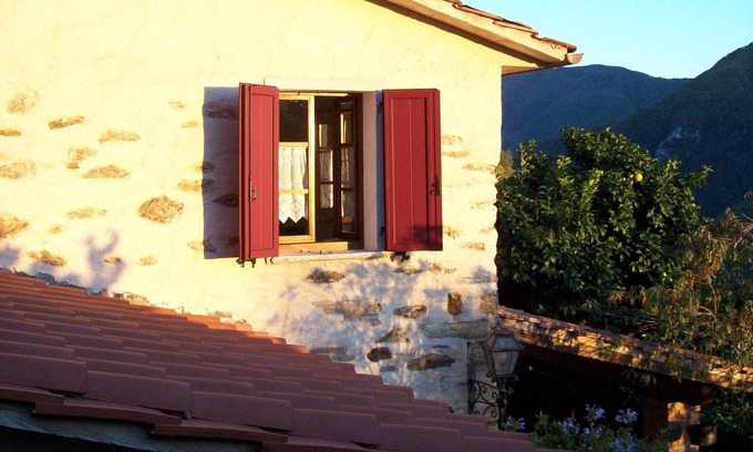 Stazzema Maison | MAISON AVEC JARDIN PRIVÉ CHARMANT ET TERRASSE A quelques km. DE LA MER.