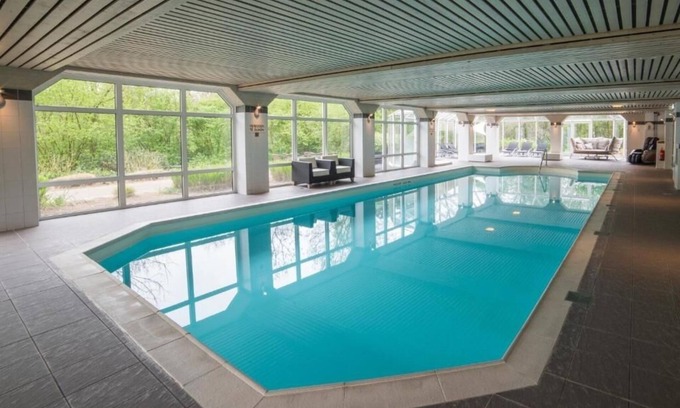 Ellecom Hôtel | Delight in Design: Tidy Room in Historic Ellecom Setting with Indoor Pool