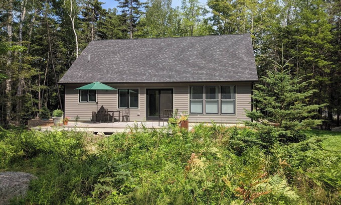 Northeast Harbor Maison | Delightful 1-bedroom house in Northeast Harbor near ACADIA national park.