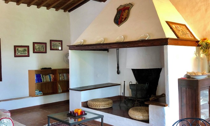 Ville di Corsano Appartement | Delightful 2-bedroom apartment in the iconic Tuscan countryside