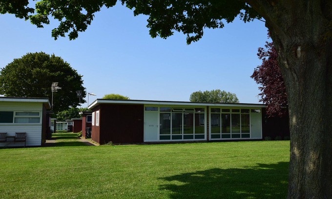 Stalham Chalet De Ski | Charmant chalet basé sur un parc de chalets, près de Norfolk, près des larges et de la mer