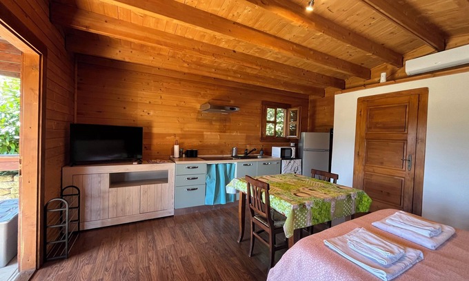 Montelibretti Maison | Delightful Cottage surrounded by greenery, with swimming pool, a few steps from Rome