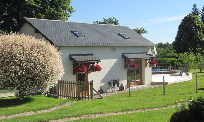 Montgibaud Cottage | Gîte merveilleux à La Graffeuille avec l'utilisation exclusive de grande piscine