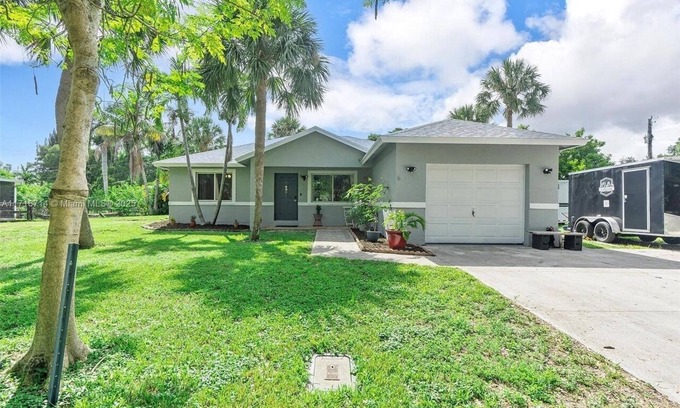 Broadview Park Maison | Delightful house with AC in sunny Fort Lauderdale, close to FLL Airport.