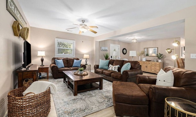 Mount Pleasant Appartement | Delightful, Spacious 4BR/2BA close to Shem Creek!