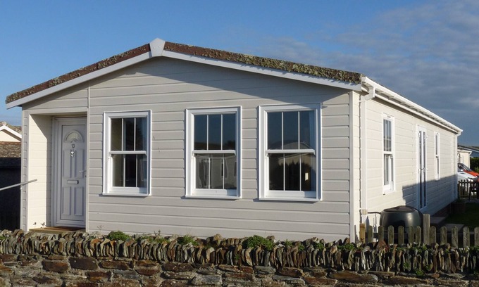 Padstow Maison | Delightful three bed property with lovely garden a short drive to local beaches