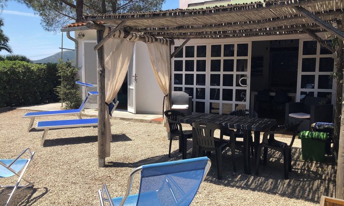Lacona Appartement | charmant appartement de deux pièces, de grands espaces extérieurs avec beaucoup de verdure et de la vie privée, espace pour enfants
