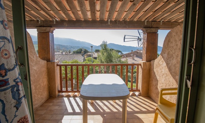 Residences du Golfe de Lava Appartement | Le Della Rocca à 80m de la Plage – Vue Mer et Montagnes, Terrasse Privée, Climatisation et Wi-Fi