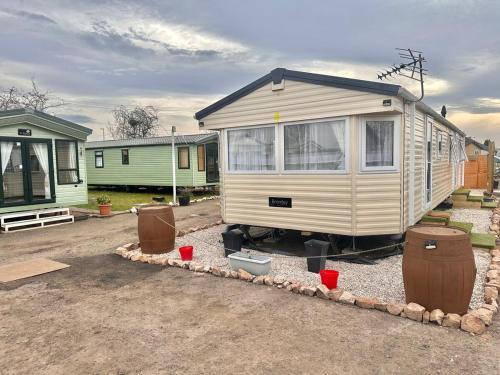 Glasgow Appartement | Delta, Bromley 4-Bedroom Located in Uddingston, Glasgow at Maryville Caravan Site