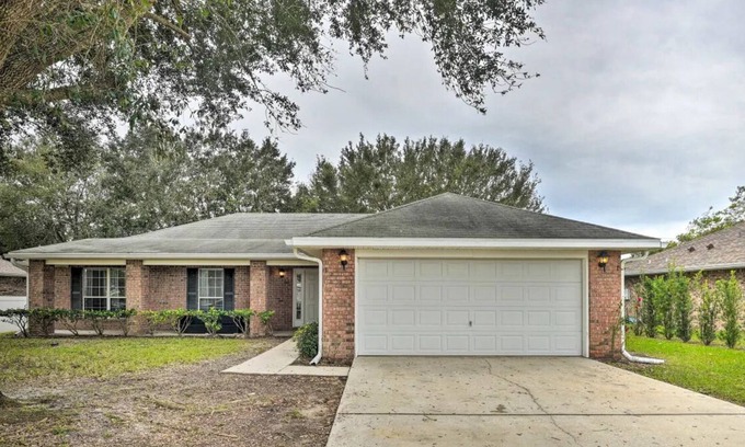 Deltona Lakes Maison | Deltona Retreat~23 Mi to Daytona