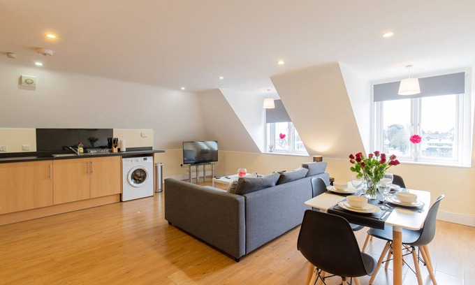 Hoddesdon Appartement | de Luxe-2 bedroom Penthouse-Vue ville-Appartement-Salle de bain privée séparée